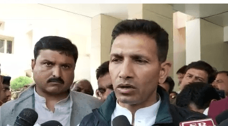 अस्पताल पहुंचकर घायल किसानों से मिले मंत्री जीतू पटवारी, कहा नहीं बख्शे जाएंगे दोषी