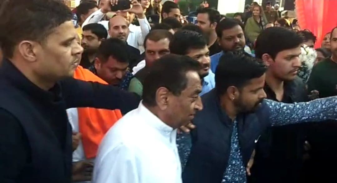 निवेशकों को लुभाने और खज़ाने को भरने के लियेे कमलनाथ की कवायद