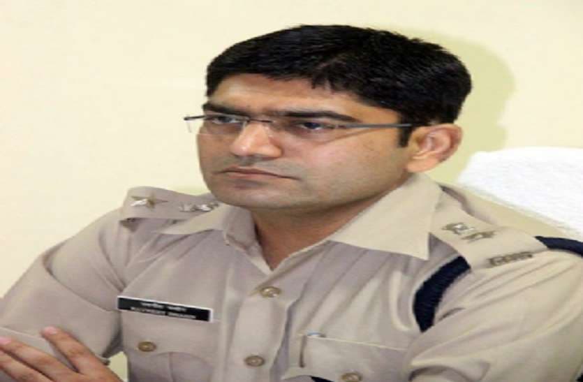 परीक्षाओं में बच्चे रखें कैसी सोच, बता रहे हैं ग्वालियर SP, वीडियो वायरल