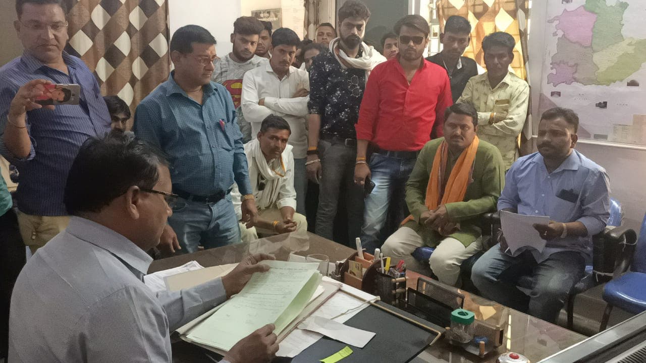 BJP विधायक को अधिकारियों से पंगा लेना पड़ा महंगा, मामला दर्ज