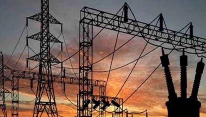 विद्युत विभाग ने बकाया न चुकाने वाले किसानों बताया बिजली माफ़िया