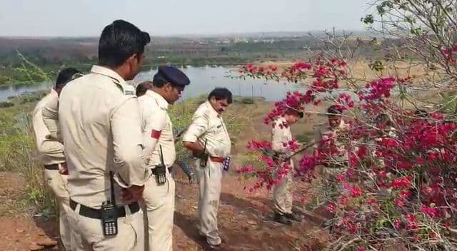 दमोह के सर्किट हाउस पहाड़ी पर मिली अज्ञात युवती की लाश