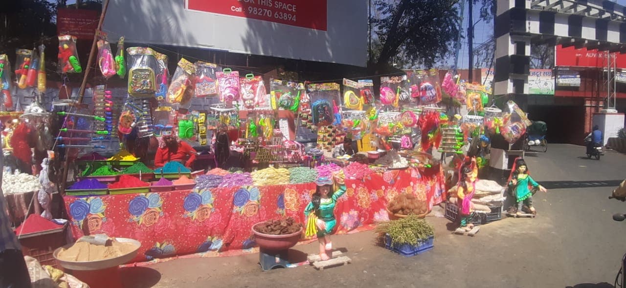 होली पर व्यापारियों का व्यापार कोरोना वायरस ने किया ठप