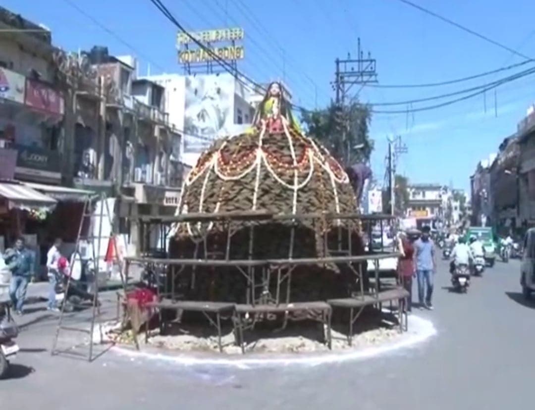 अच्छी पहल: कोरोना वायरस भगाने होलिका दहन में होगा कपूर, लोंग, काली मिर्च, गुड़ का उपयोग