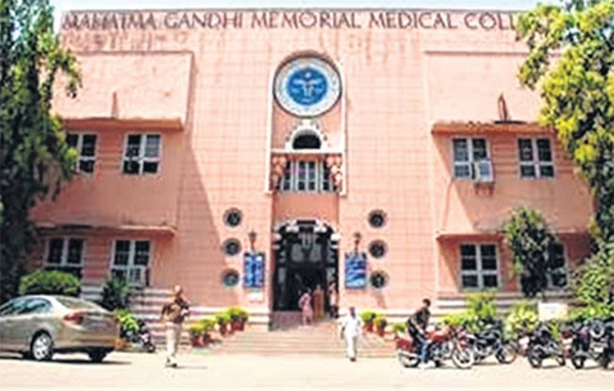 कोरोना को लेकर इंदौर मेडिकल कॉलेज की डीन की गंभीर लापरवाही आई सामने