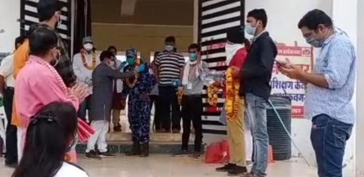 कोरोना के खिलाफ जंग लड़ रही मेडिकल टीम का किया सम्मान