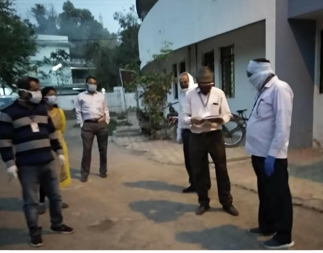 क्वारेंटाईन सेंटर में भेजे गए लोगों ने स्टाफ पर थूका, की अभद्रता, पुलिस तैनात