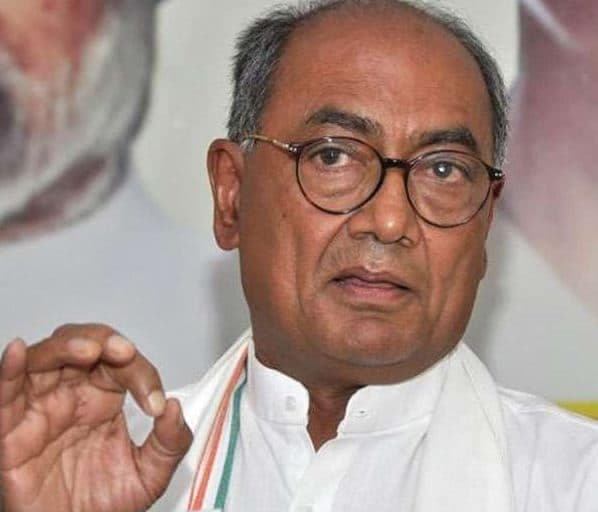 दिग्विजय की सलाह, ‘लक्ष्मण रेखा के दायरे में रहते हुए निभाएं जिम्मेदारी’