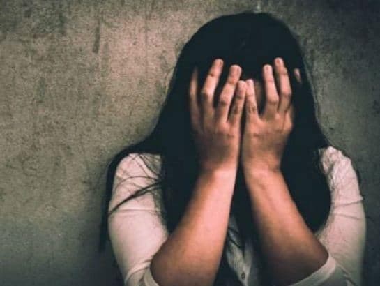 घर में अकेली नेत्रहीन महिला से रेप, लॉकडाउन के चलते राजस्थान में फंसा है परिवार