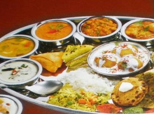 थाली से हरी सब्जियां गायब, दाल-छोले, राजमा आदि बनी थाली का सहारा