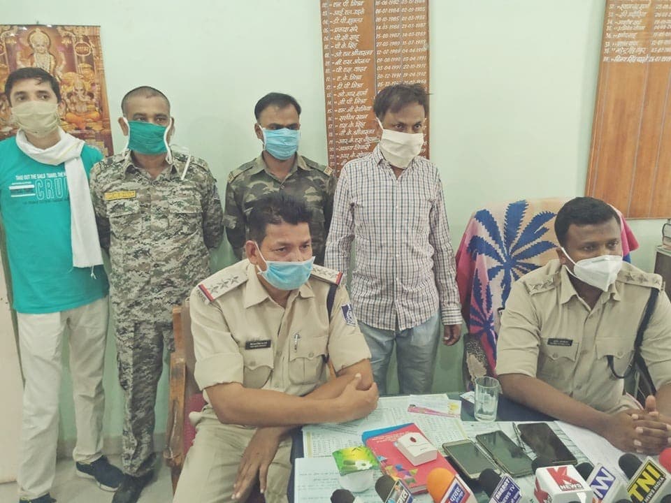 पिता ने ही की 8 साल के मासूम बेटे की निर्मम हत्या, पुलिस के सामने किया आत्मसमर्पण