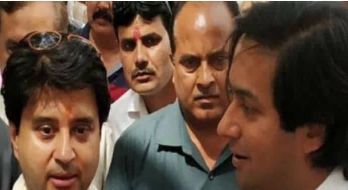 ‘राजा’ के बाद अब युवराज ने चलाया ‘महाराज’ पर तीर