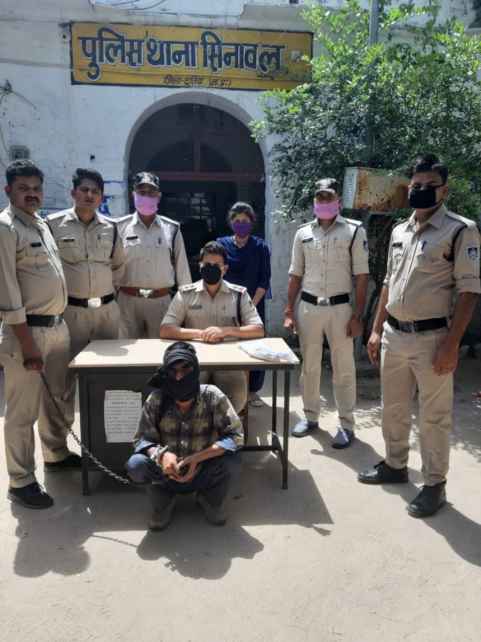 दतिया पुलिस की बड़ी कार्यवाही, कुख्यात इनामी आरोपी गिरफ्तार