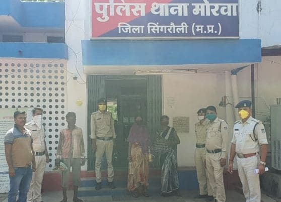 पुलिसकर्मी पर जानलेवा हमला कर वाहन जलाने वाले तीन आरोपी गिरफ्तार