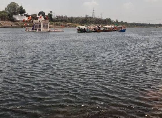 लॉकडाउन में दूर से साफ दिख रही नर्मदा अभी भी हो रही प्रदूषित