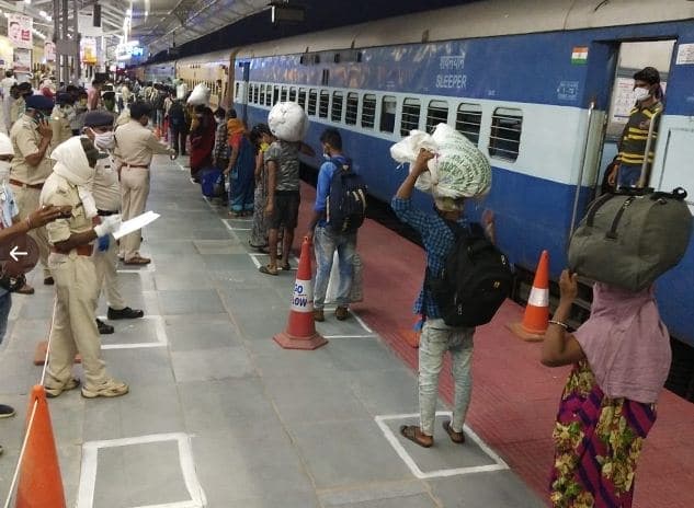 महाराष्ट्र के पनवेल से 1200 श्रमिक आज पहुंचे भोपाल