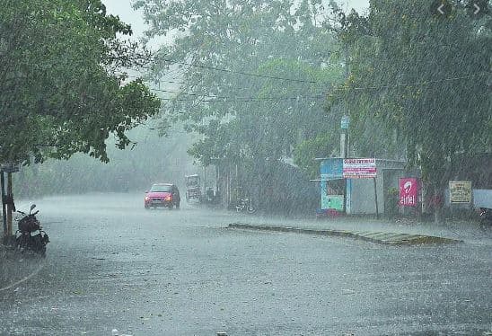 MP Weather: आज मानसून पकड़ेगा रफ्तार, इन जिलों में भारी बारिश के आसार