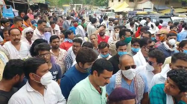 बसपा विधायक रामबाई के खिलाफ हटा में हल्लाबोल प्रदर्शन, मलैया के बेटे ने खोला मोर्चा