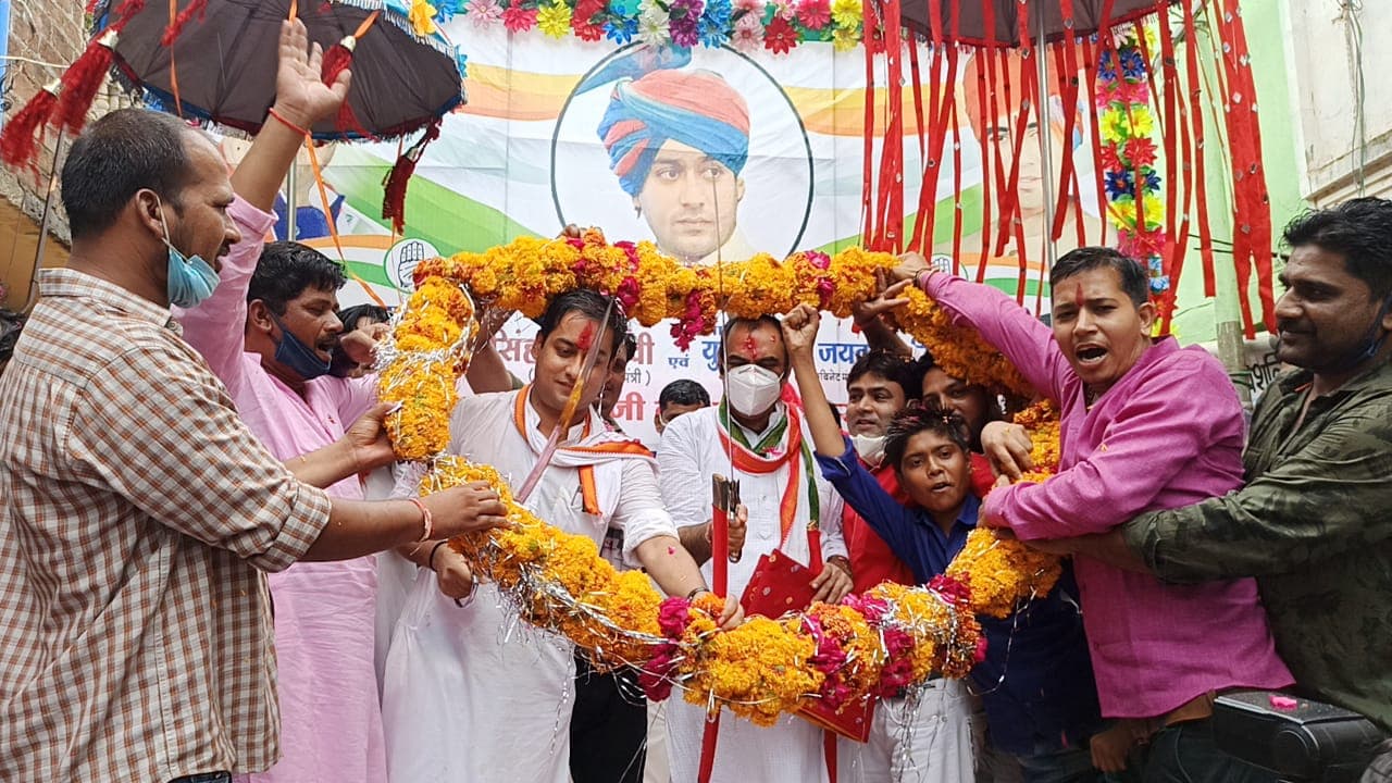 पूर्व मंत्रियों ने की कांग्रेस कार्यकाल के विकास कार्यों की समीक्षा,लोगों से मुलाकात