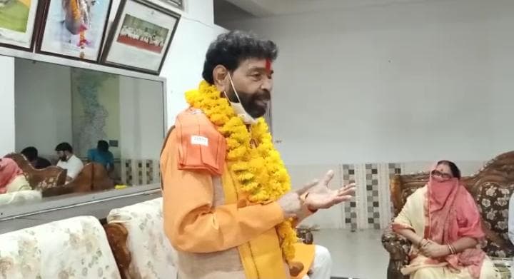 भाजपा में लौटे ‘बाबाजी’ बोले, ‘मैं कांग्रेस में नहीं जाता, तो सिंधिया BJP में नहीं आते’