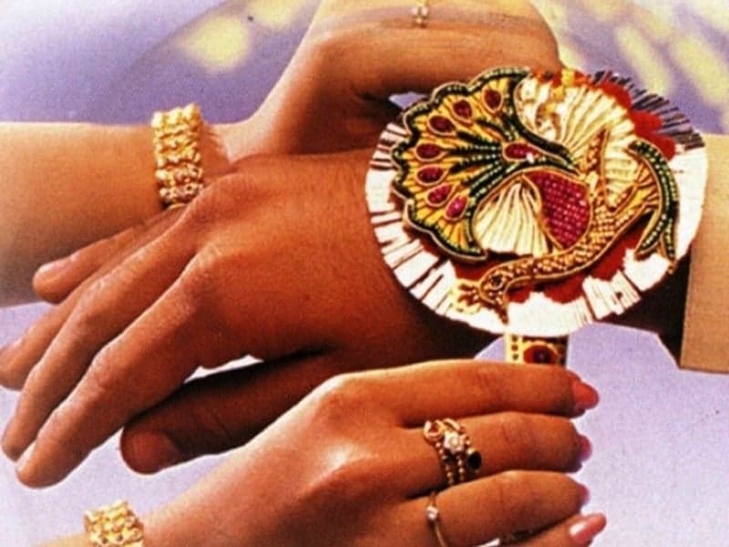 जानिए किस समय राखी बांधने का है शुभ मुहूर्त, इस तरह से मनाए रक्षाबंधन का त्योहार