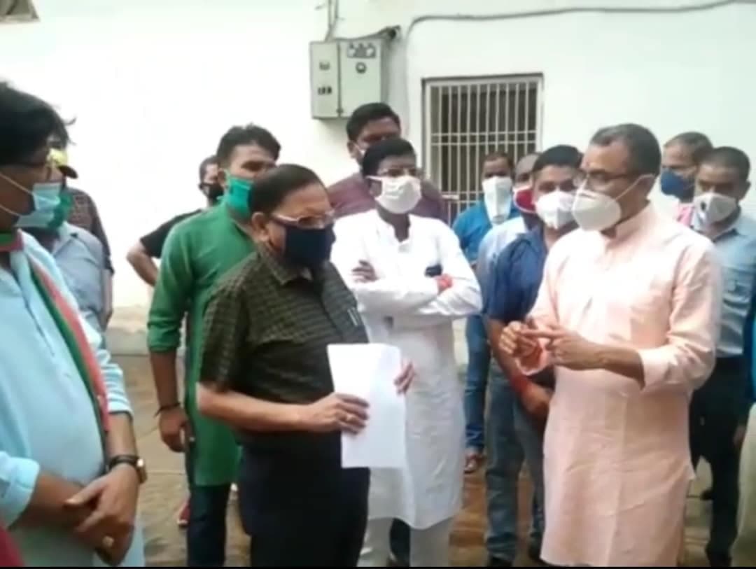 संक्रमण रोकने में नाकाम प्रशासन के खिलाफ कांग्रेस आक्रोशित, दी आंदोलन की चेतावनी