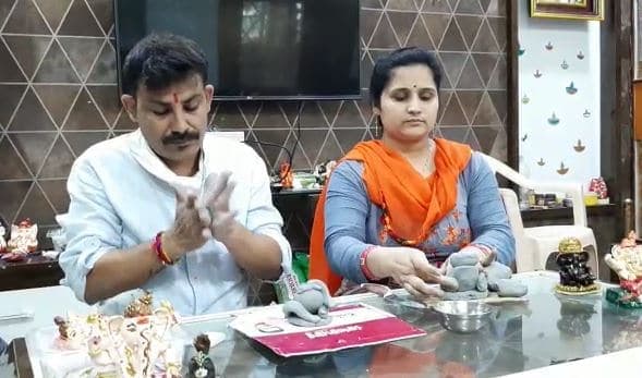 गणेशोत्सव के लिए इको फ्रेंडली गणेश प्रतिमा बनाने में जुटे दुबे दंपत्ति, बीते 3 साल से बना रहे प्रतिमा