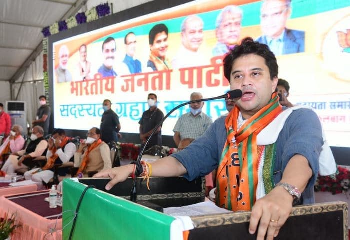 कमलनाथ पर गरजे सिंधिया, कहा-इन्होंने तो 15 महीने पहले ही कर दिया था लॉकडाउन