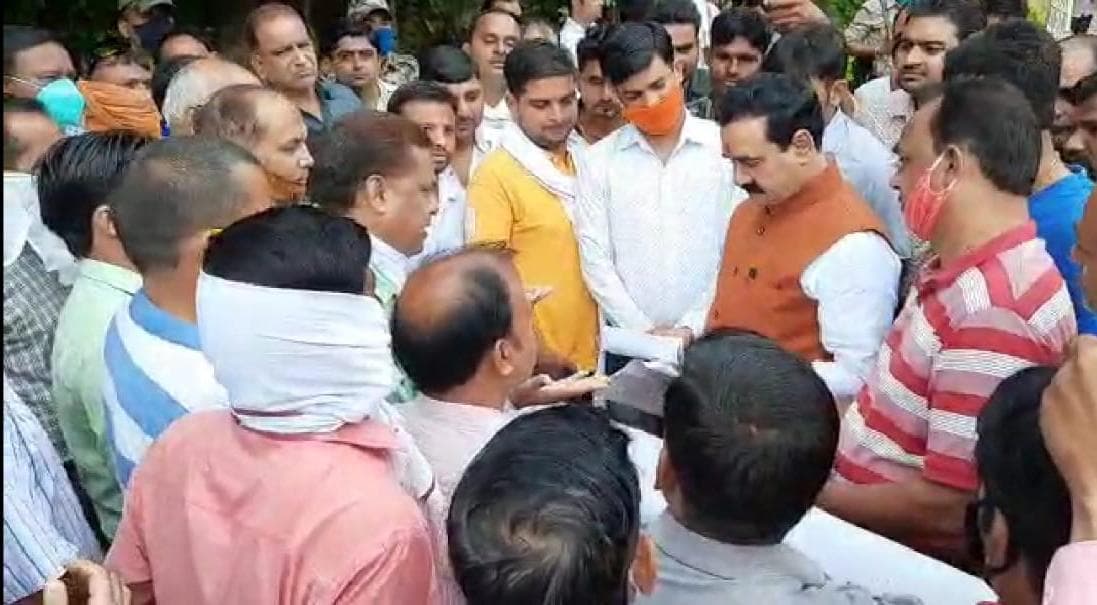 प्राइवेट स्कूल एसोसिएशन ने गृह मंत्री को सौंपा ज्ञापन, ऑनलाइन ऐप को हटाने की मांग