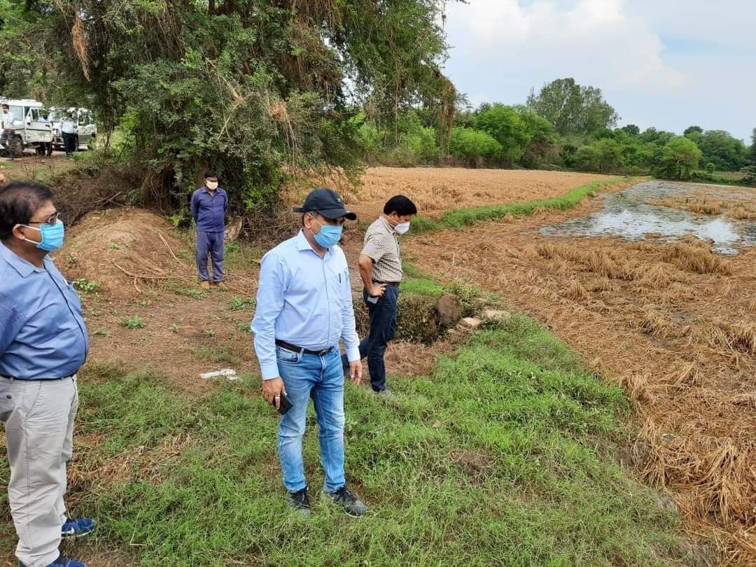 कलेक्टर ने बाढ़ प्रभावित क्षेत्रों का दौरा किया, ग्रामीणों से जाना हाल