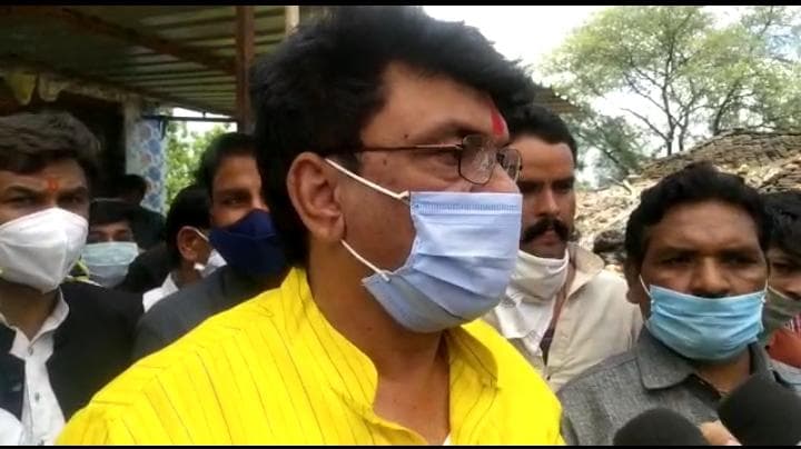 कैबिनेट मंत्री ने किया बाढ़ग्रस्त क्षेत्रों का दौरा, शीघ्र मुआवजे देने के दिए निर्देश