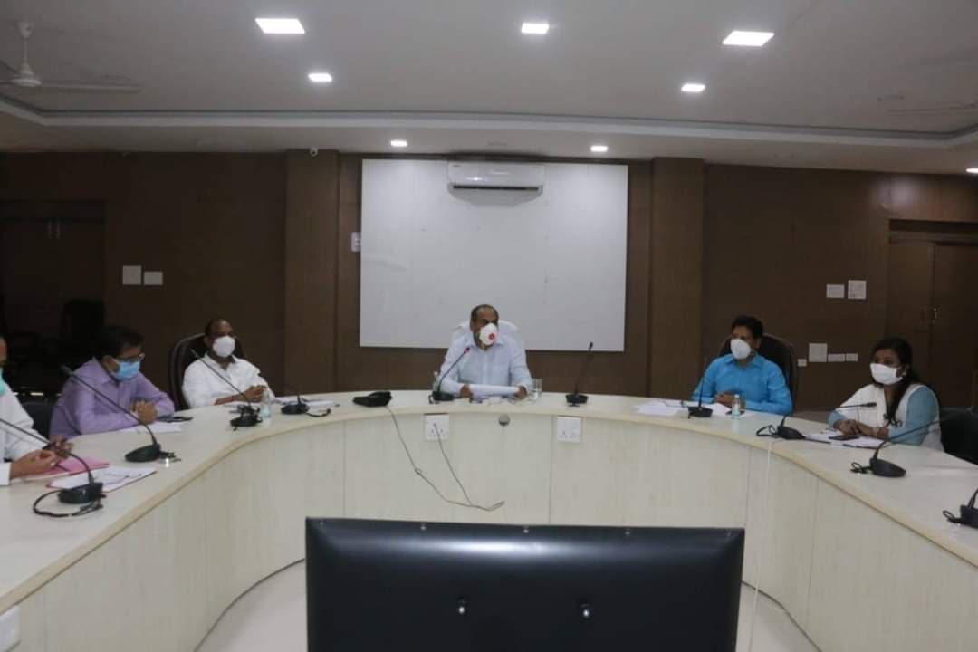 जिला स्तरीय समन्वय समिति की बैठक संपन्न ,कलेक्टर-हितग्राहियों को समयसीमा में लाभान्वित करें