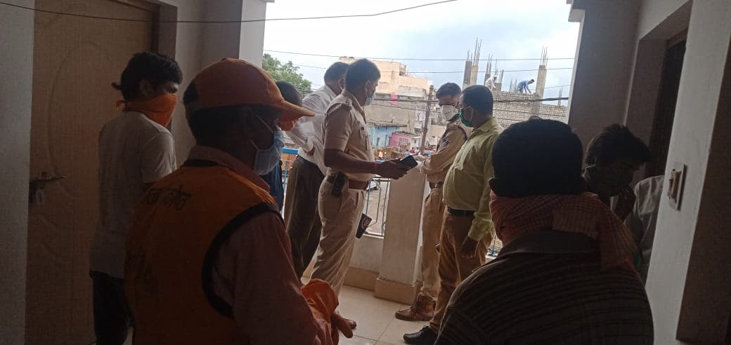 लॉज के बंद कमरे में मिला शव, कोतवाली पुलिस ने शुरु की जांच