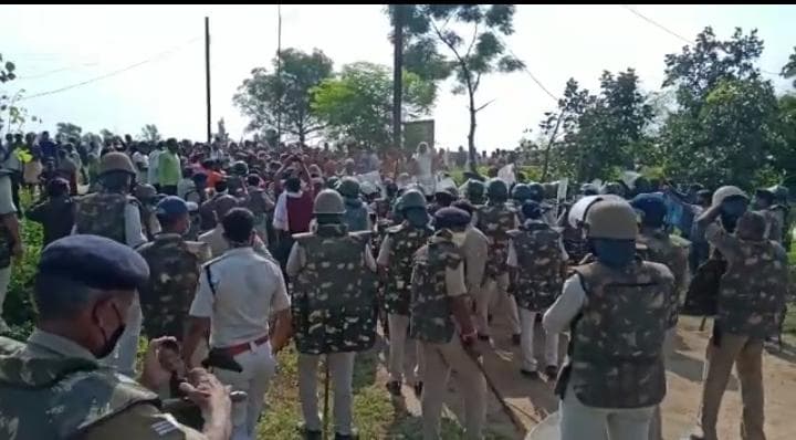सिंहपुर गोलीकांड : SP को हटाने के निर्देश, पीड़ित परिवार को 10 लाख की आर्थिक सहायता, 2 पुलिसकर्मी सस्पेंड