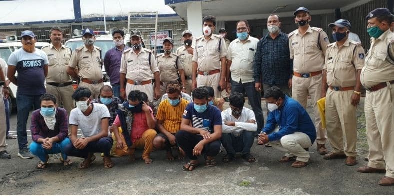 सटोरियों पर पुलिस की ताबड़तोड़ कार्यवाही, एक महिला समेत 13 गिरफ्तार