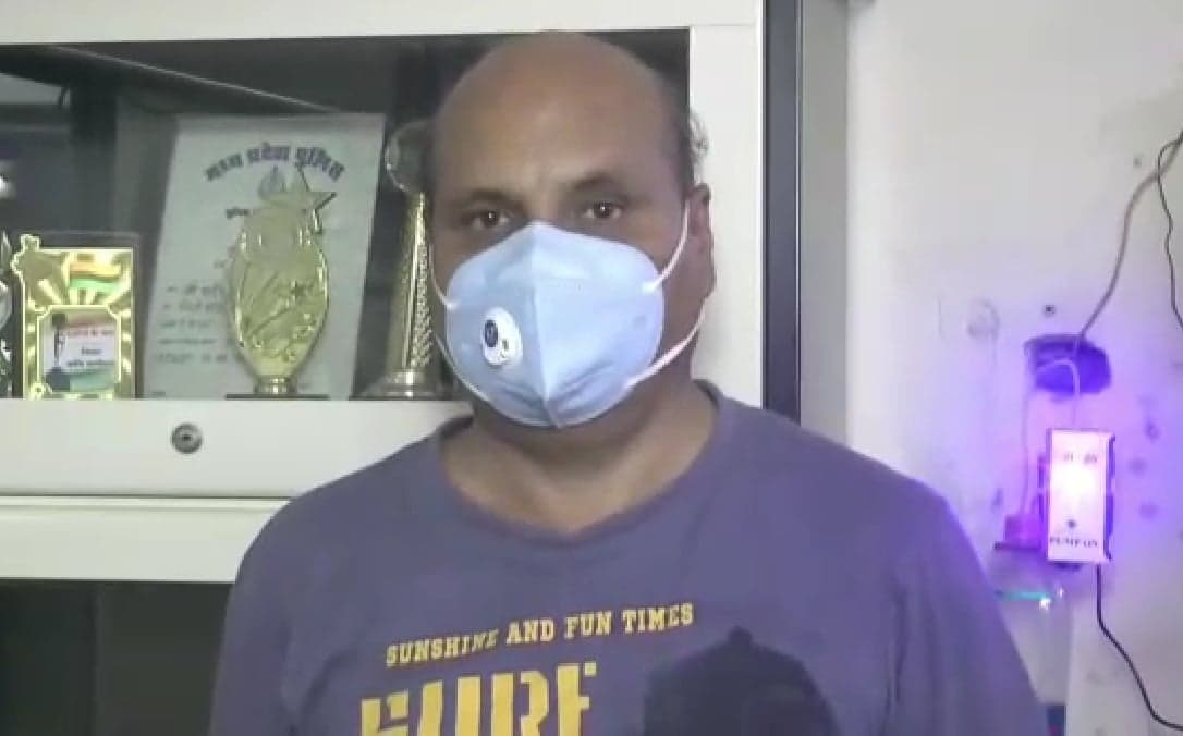 नकली इंजिन ऑयल बनाकर बेचने वाले फ़र्म पर पुलिस और क्राइम ब्रांच की संयुक्त कार्रवाई, संचालक गिरफ़्तार