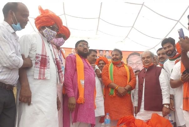 बसपा से सोवरन सिकरवार और सपा से हरिश्चन्द्र सिकरवार भाजपा में शामिल, 5 हज़ार लोगों के साथ ली सदस्यता