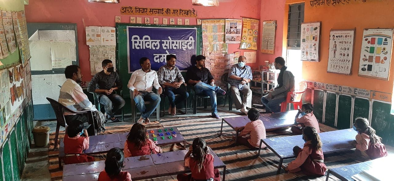 दमोह की सिविल सोसायटी ने 35 हजार रुपए चंदा इकट्ठा करके बच्चों की पेयजल समस्या का किया समाधान