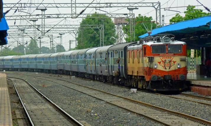 पश्चिम मध्य रेलवे ने किया सुविधाओं में किया इजाफा, लेकिन ‘यात्री मांगे मोर’