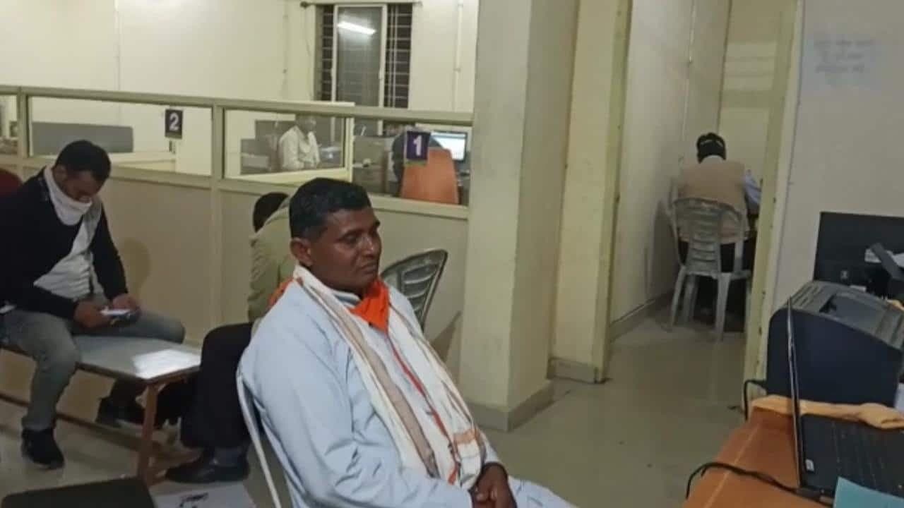 लोकायुक्त की कार्रवाई में पकड़ाया फ़र्ज़ी आरआई, 20 हजार की मांगी थी रिश्वत
