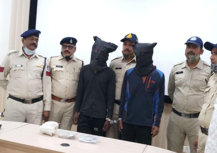 शातिर इनामी लुटेरे पुलिस के हत्थे चढ़े, नशे का शोक पूरा करने करते थे लूट