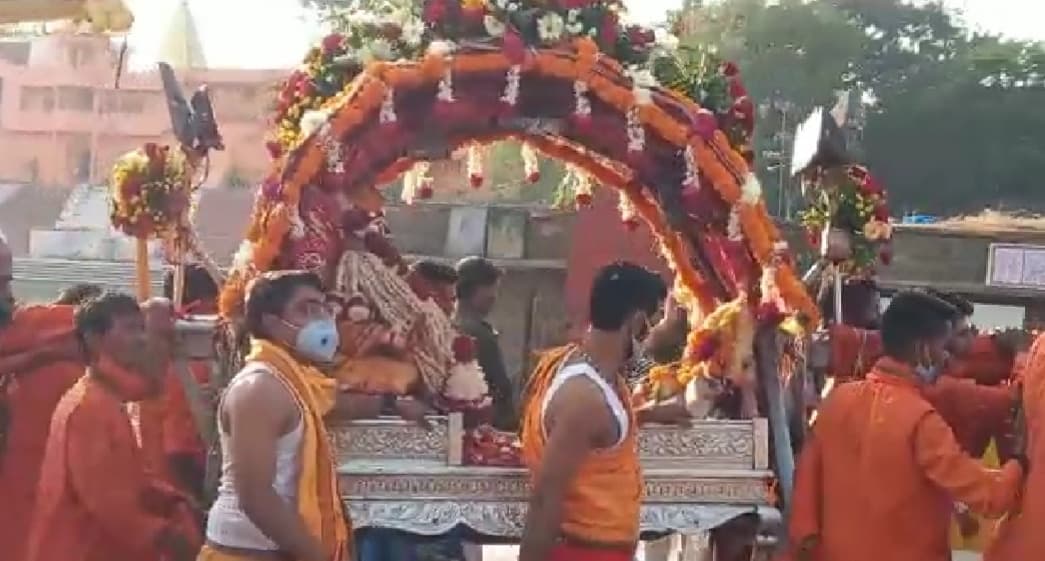 कार्तिक मास के सोमवार को निकली महाकाल की सवारी, कोरोना का असर दिखा