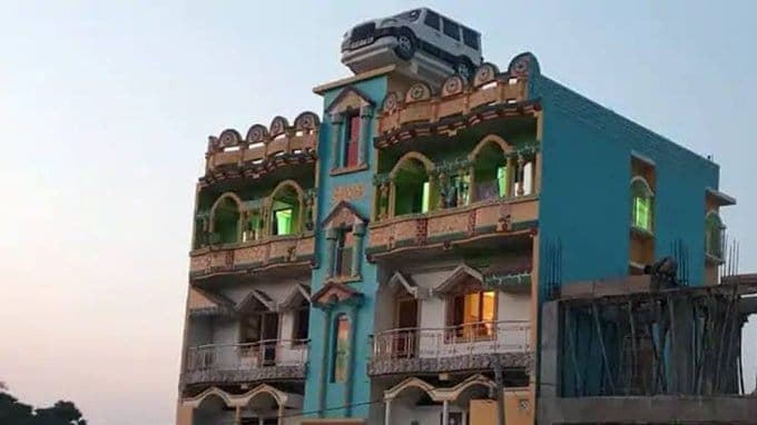 छत पर चढ़ी स्कॉर्पियो, आनंद महिंद्रा भी चौके, जानिए क्या है मामला