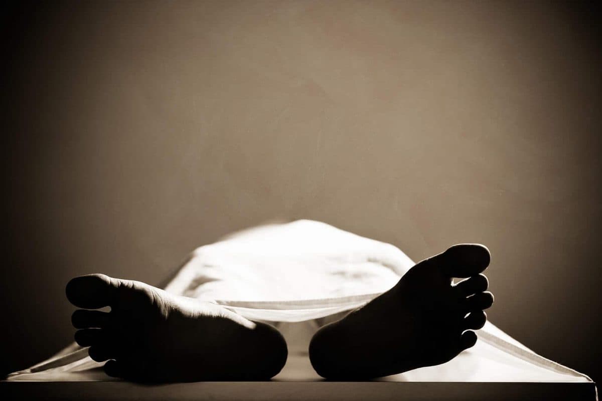 शव मिलने से फैली सनसनी, जेब में मिली सल्फास की गोली, पुलिस कर रही जांच
