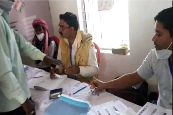MP उपचुनाव 2020 : मेहगांव में फर्जी मतदान का वीडियो वायरल, मचा हड़कंप