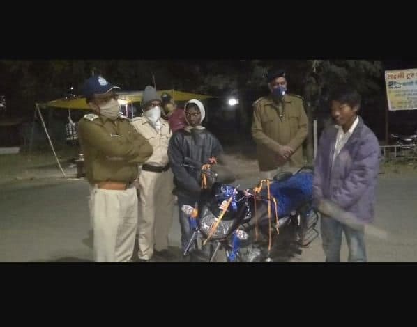 एसपी के निर्देश के बाद एक्शन में पुलिस, रात में की चालानी कार्यवाही