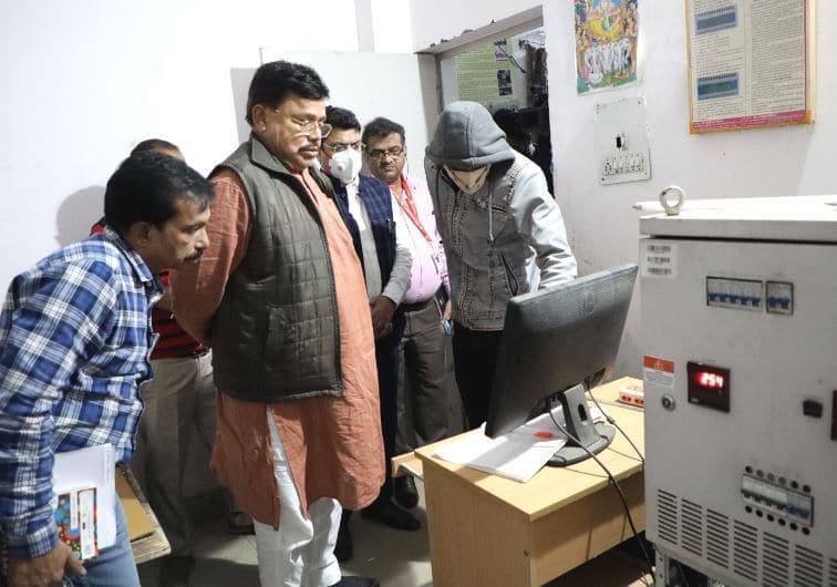 शिवराज के एक्शन का असर, देर रात औचक निरीक्षण करने पहुंचे प्रद्युम्न सिंह तोमर