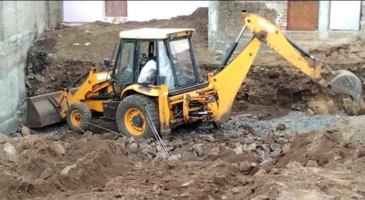 अवैध कब्जा जमींदोज, दो जगह चली JCB, भू-माफियाओं के विरुद्ध कार्रवाई शुरू