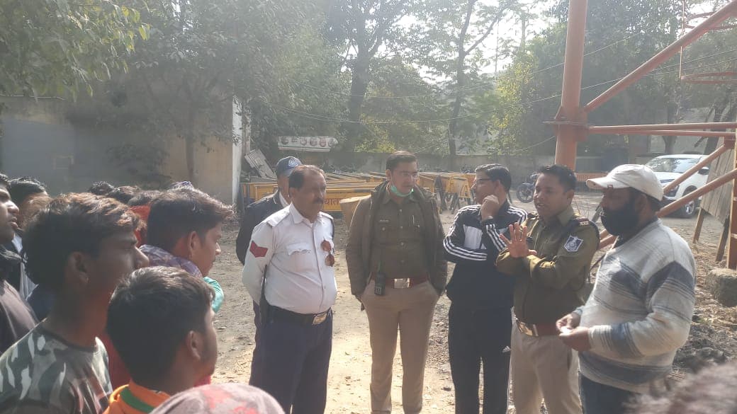 यातायात प्रभारी ने ली ई-रिक्शा चालकों के साथ बैठक, दिए ये निर्देश