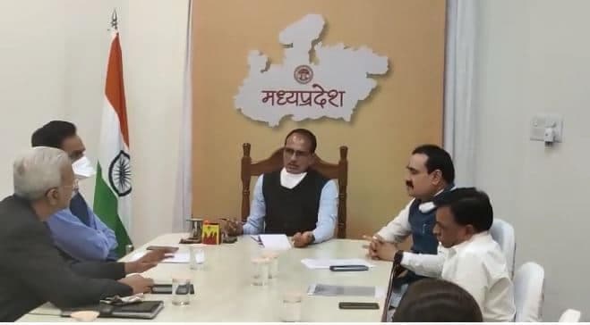 खबर का असर : शिवराज सिंह चौहान का एक्शन- मुरैना कलेक्टर और SP को हटाया, SDOP निलंबित